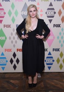 Abigail Breslin Cleavage 4.jpg