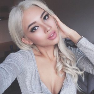 Amy Pham Sexy 13.jpg