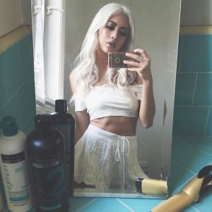 Amy Pham Sexy 12.jpg