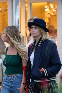 Cara Delevingne & Ashley Benson Sexy TheFappeningBlog.com 6.jpg