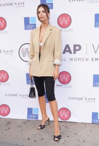 Emily Ratajkowski Sexy TheFappeningBlog.com 8.jpg