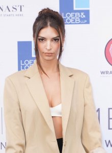 Emily Ratajkowski Sexy TheFappeningBlog.com 18.jpg