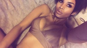 Talulah-Eve Brown Nude & Sexy TheFappeningBlog.com 54.jpg