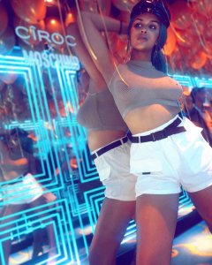 Talulah-Eve Brown Nude & Sexy TheFappeningBlog.com 19.jpg