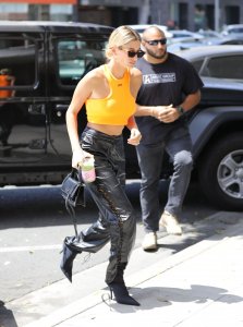Hailey Bieber Sexy Braless Pokies TheFappeningBlog.com 27.JPG