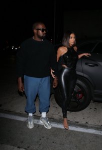 Kim Kardashian Sexy TheFappeningBlog.com 43.jpg