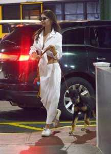 Emily Ratajkowski Sexy TheFappeningBlog.com 24.jpg