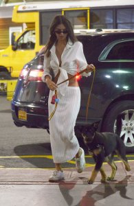 Emily Ratajkowski Sexy TheFappeningBlog.com 27.jpg