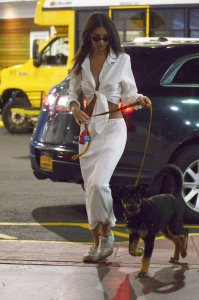 Emily Ratajkowski Sexy TheFappeningBlog.com 28.jpg