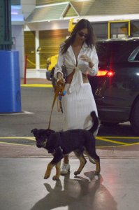 Emily Ratajkowski Sexy TheFappeningBlog.com 33.jpg