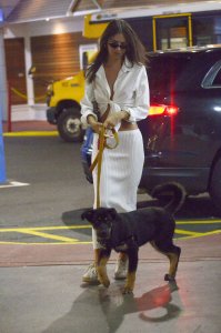 Emily Ratajkowski Sexy TheFappeningBlog.com 32.jpg