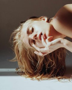 Angie  Nude TheFappeningBlog.com 2.jpg