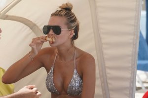 Sandra Kubicka Sexy TheFappeningBlog.com 12.jpg