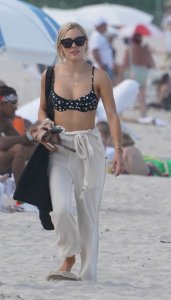 Cassie Randolph Sexy TheFappeningBlog.com 10.jpg