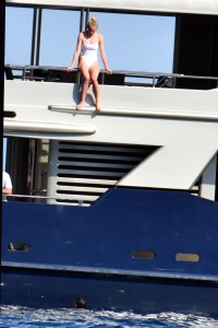 Sophie Turner Sexy TheFappeningBlog.com 31.jpg