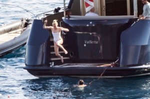 Sophie Turner Sexy TheFappeningBlog.com 36.jpg