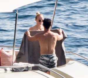 Sophie Turner Sexy TheFappeningBlog.com 38.jpg