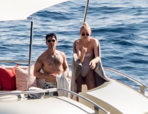 Sophie Turner Sexy TheFappeningBlog.com 41.jpg