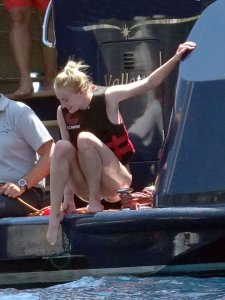 Sophie Turner Sexy TheFappeningBlog.com 64.jpg