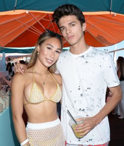 Eva Gutowski Sexy TheFappeningBlog.com 15.jpg