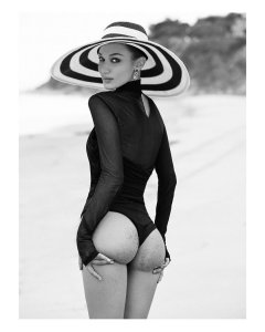 Bella Hadid Sexy & Topless TheFappeningBlog.com 1.jpg