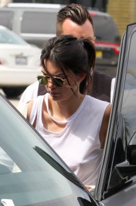 Kendall Jenner Braless 48.jpg