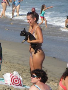 Gordan Ramsay and Bikini girl TheFappeningBlog.com 1.jpg