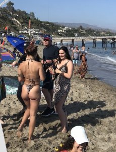 Gordan Ramsay and Bikini girl TheFappeningBlog.com 10.jpg