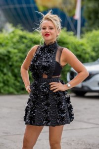 Evelyn Burdecki Sexy TheFappeningBlog.com 3.jpg