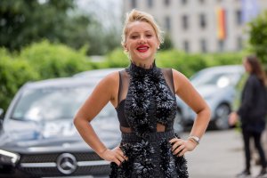 Evelyn Burdecki Sexy TheFappeningBlog.com 12.jpg