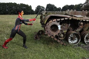 GEEK ART - Bodypainting meets Sci-Fi TheFappeningBlog.com 5.jpg