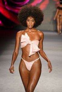 Baes & Bikinisi model TheFappeningBlog.com 110.jpg