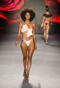 Baes & Bikinisi model TheFappeningBlog.com 120.jpg