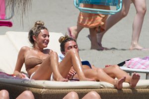 Amber Davies Sexy TheFappeningBlog.com 10.jpg