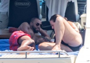 Ashley Graham Sexy TheFappeningBlog.com 15.jpg