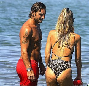 Ilary Blasi Sexy TheFappeningBlog.com 5.jpg