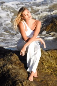 Hailey Bieber Sexy TheFappeningBlog.com 1.jpg