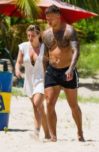 Olivia Buckland Sexy TheFappeningBlog.com 1.jpg