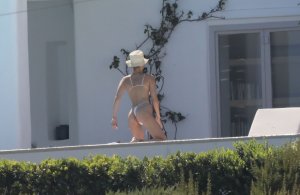 Bella Hadid, Gigi Hadid Sexy TheFappeningBlog.com 17.jpg