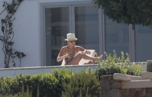 Bella Hadid, Gigi Hadid Sexy TheFappeningBlog.com 18.jpg