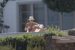 Bella Hadid, Gigi Hadid Sexy TheFappeningBlog.com 20.jpg