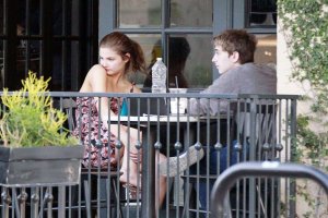 Stefanie Scott Upskirt 1.jpg