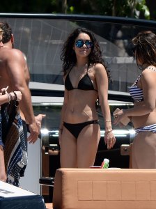 Vanessa Hudgens  & Stella Hudgens Sexy 28.JPG