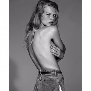 Anna Ewers Nude 1.jpg