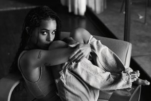 Zoe Kravitz Sexy 5.jpg