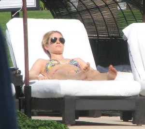 Kristin Cavallari in a Bikini 7.jpg