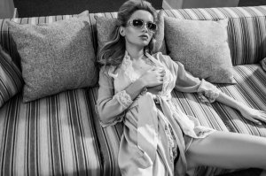 Ekaterina Zueva Nude Sexy 23.jpg