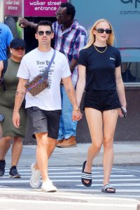 Sophie Turner Sexy TheFappeningBlog.com 5.jpg