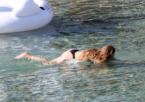 Gigi Hadid, Bella Hadid, Alana Hadid Sexy TheFappeningBlog.com 27.jpg