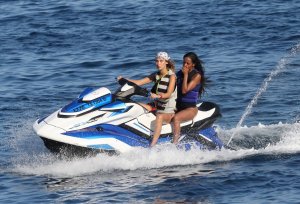 Gigi Hadid, Bella Hadid, Alana Hadid Sexy TheFappeningBlog.com 40.jpg